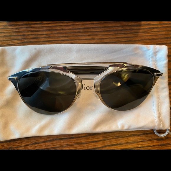 Dior “so real” sunglasses - Picture 1 of 7